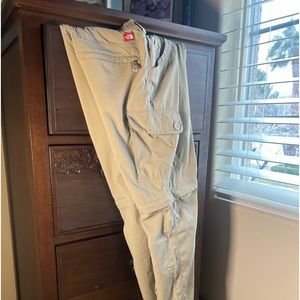 North face size 6 hiking pants turns into shorts.